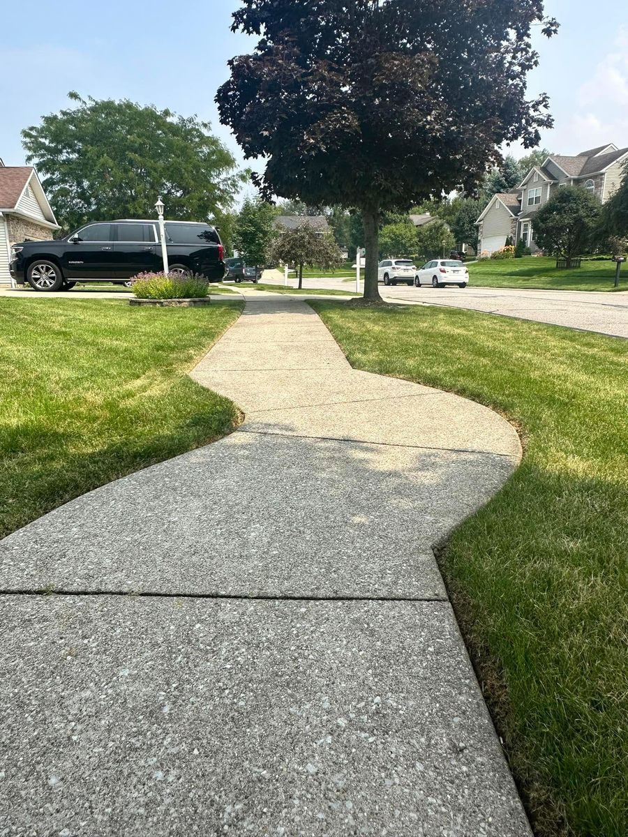 Edging for Torres Lawn & Landscaping in Valparaiso, IN