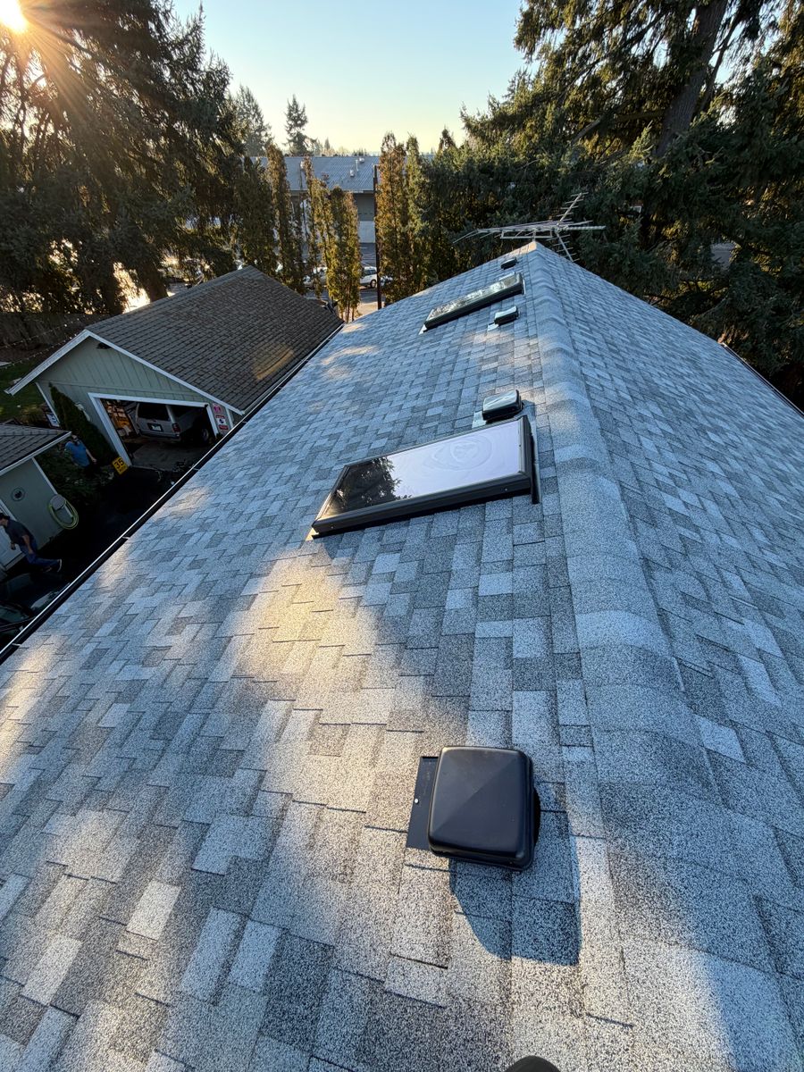 Roofing Installation for Rosas Pro Roof, LLC in Vancouver, WA
