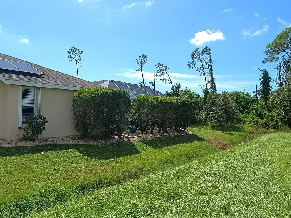 Mowing for Unity Maintenance and More LLC in Englewood, FL