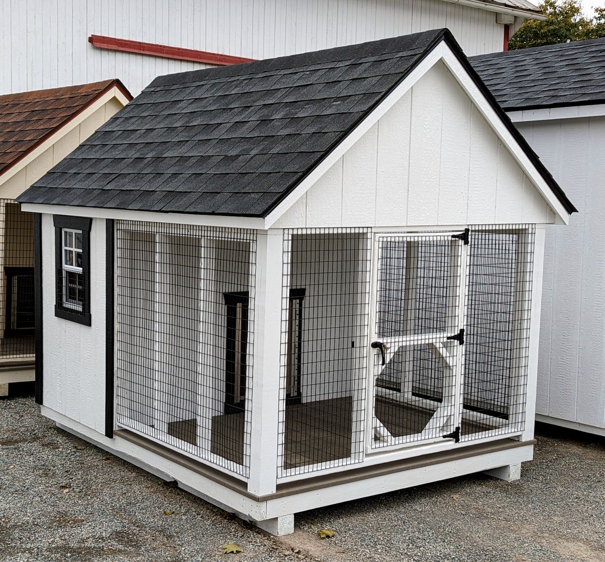 Kennels for Pond View Mini Structures in  Strasburg, PA
