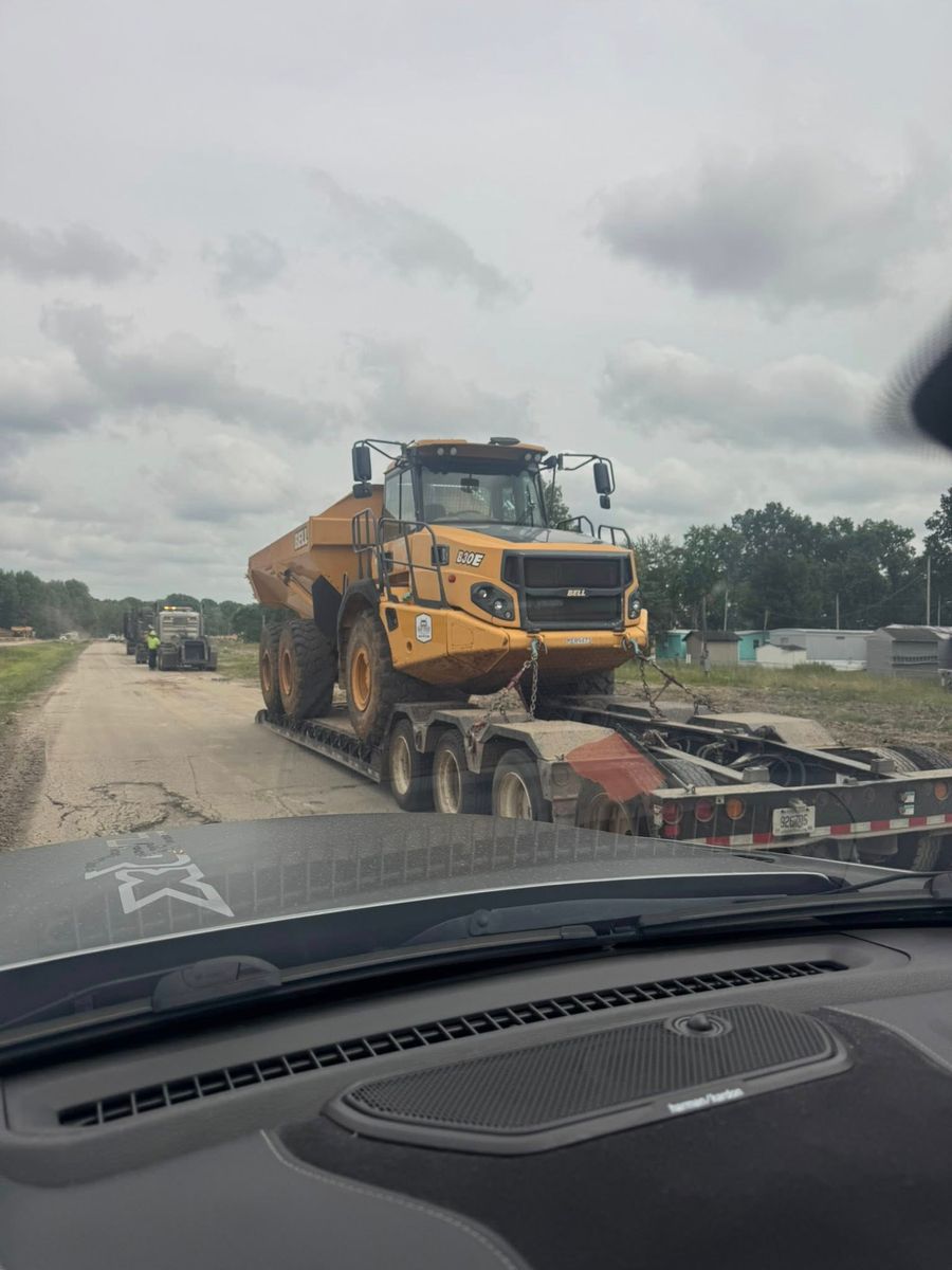 Lowboy Services for Danny Rhodes Trucking & Excavation in Shepherdsville, KY