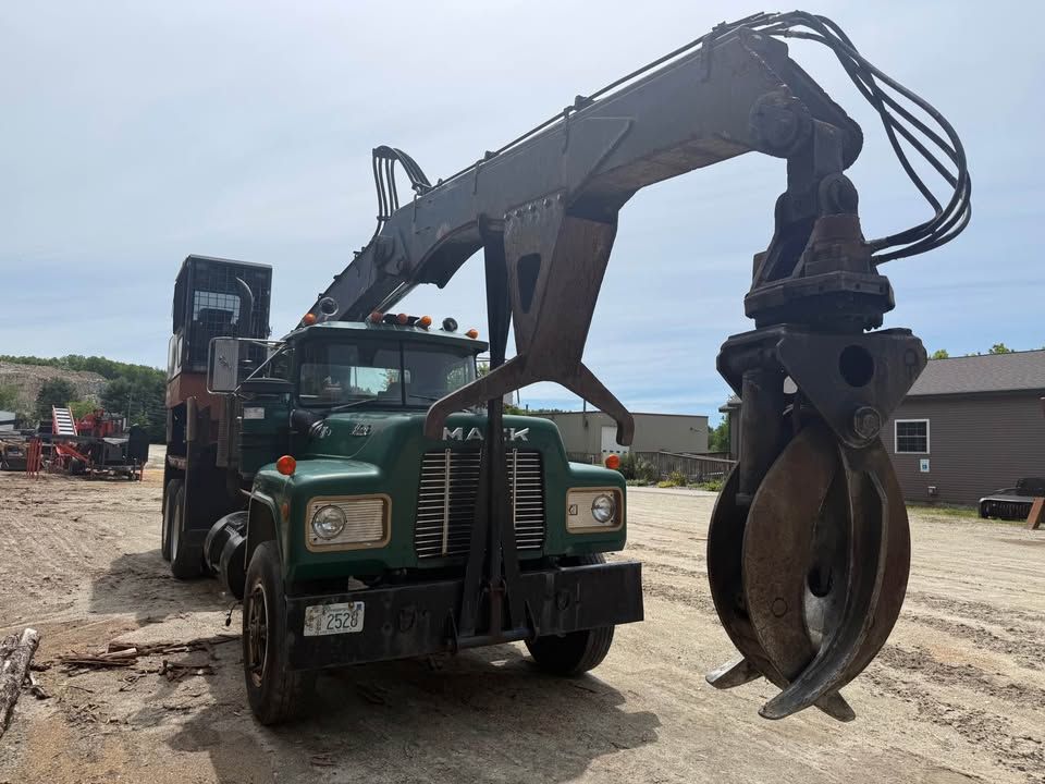 2001 Prentice 280 Log Loader for  in Northumberland, NH