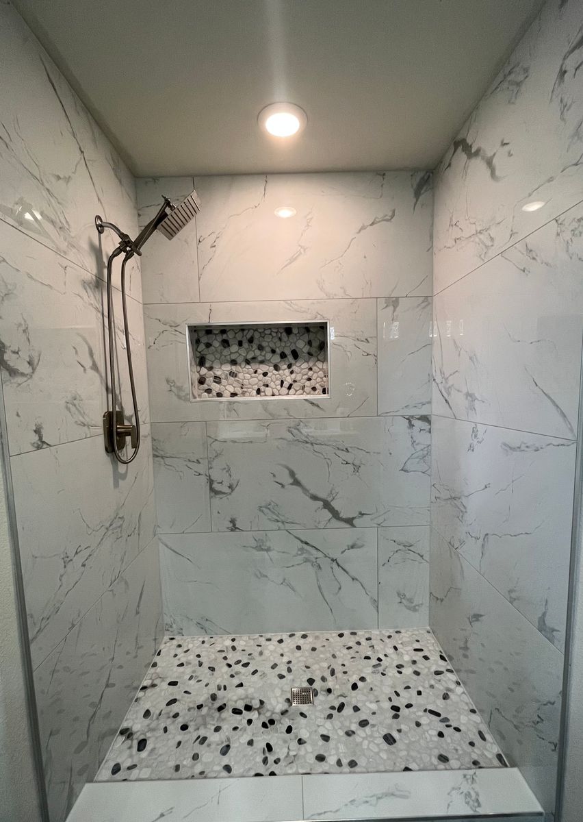 Walk-In Showers for Reliable Painting Services in Round Rock, TX