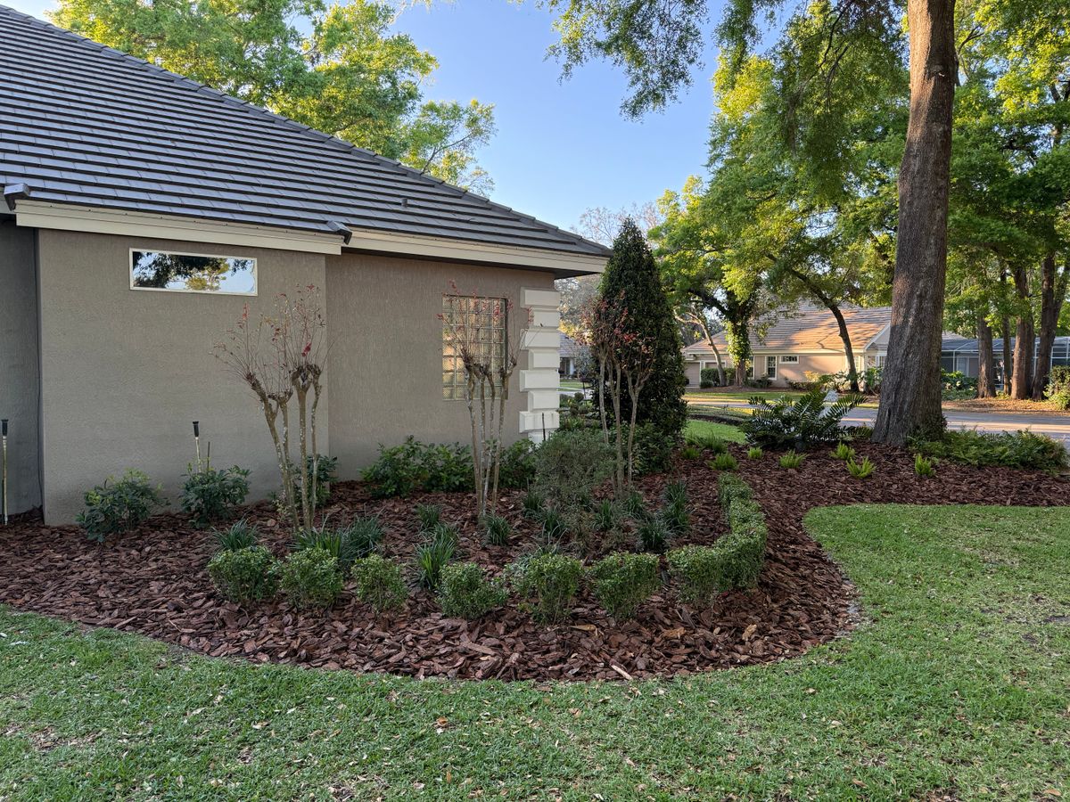 Mulch Installation for Amerigrown Tree And Lawn in Apopka, FL