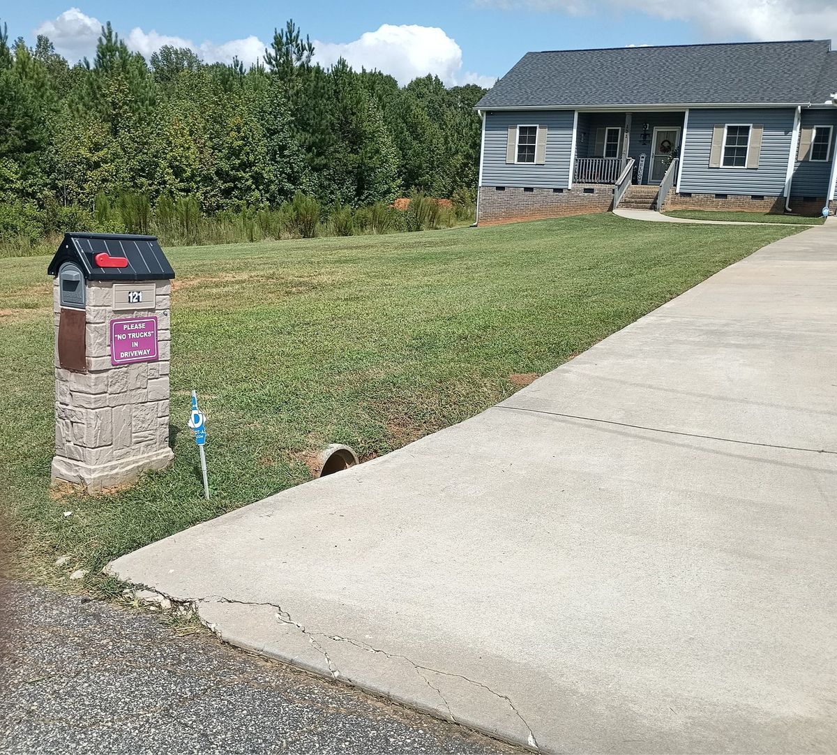 Edging for Lindsey's Lawn Care in Inman, SC