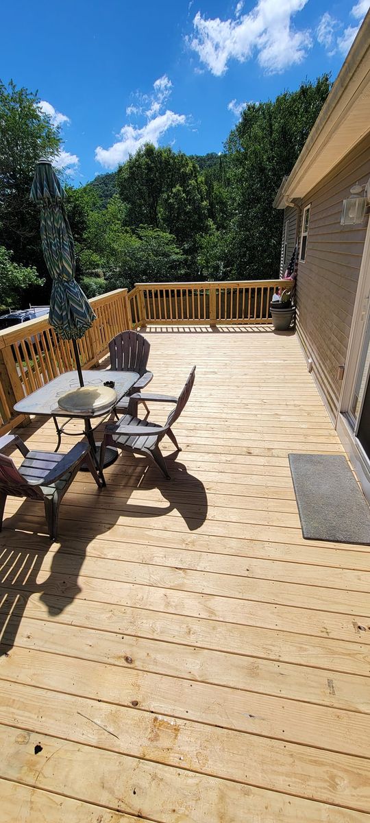 Deck & Patio Installation for Middle Man Construction in Fall Branch, TN