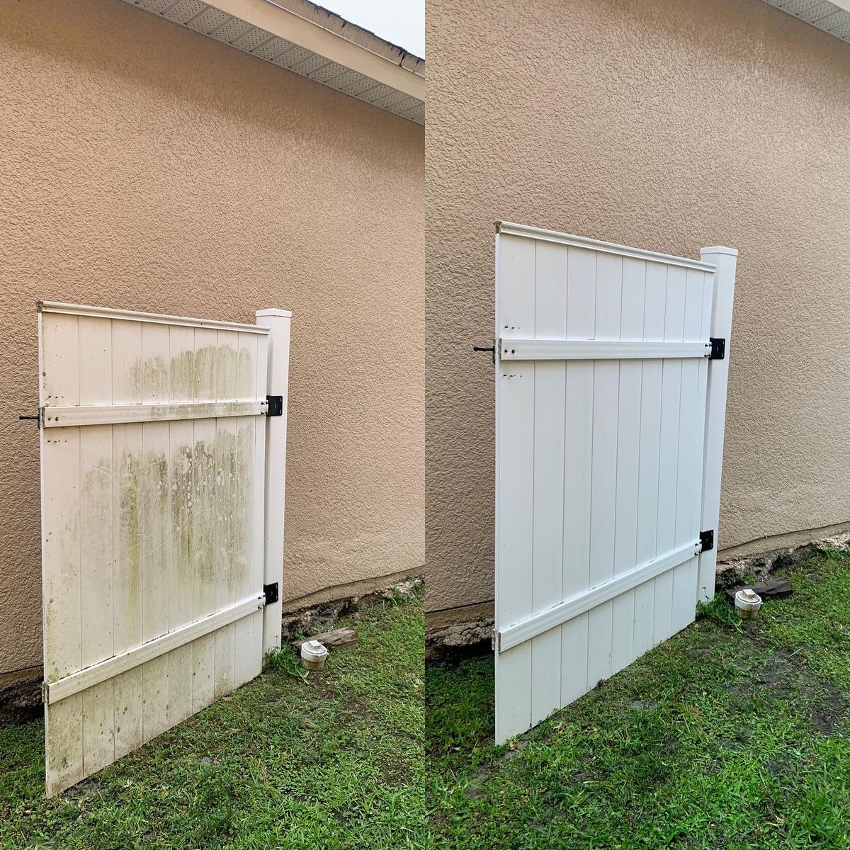 Fence Washing for Very Good Pressure Washing LLC in Orlando, Florida