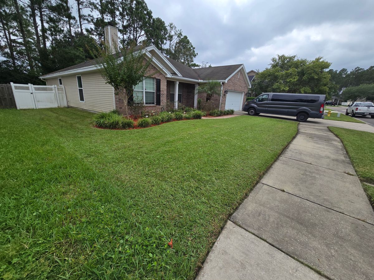 Lawn Maintenance for V Man Services LLC in Asbury Lake, FL