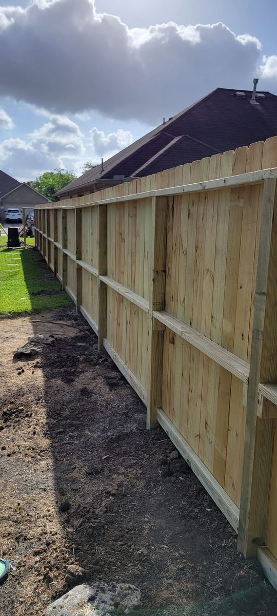 Fence Installation for Texas Fence & Outdoors LLC in Friendswood, TX