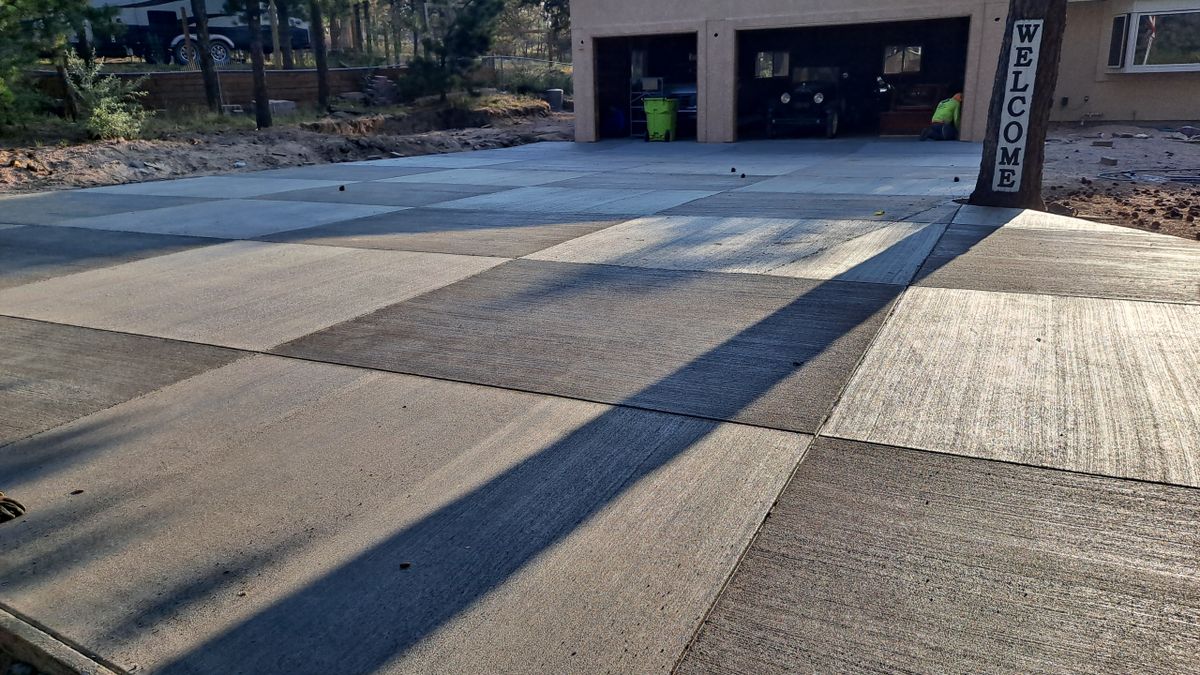 Concrete Driveways for Preciado Concrete LLC in Colorado Springs, CO