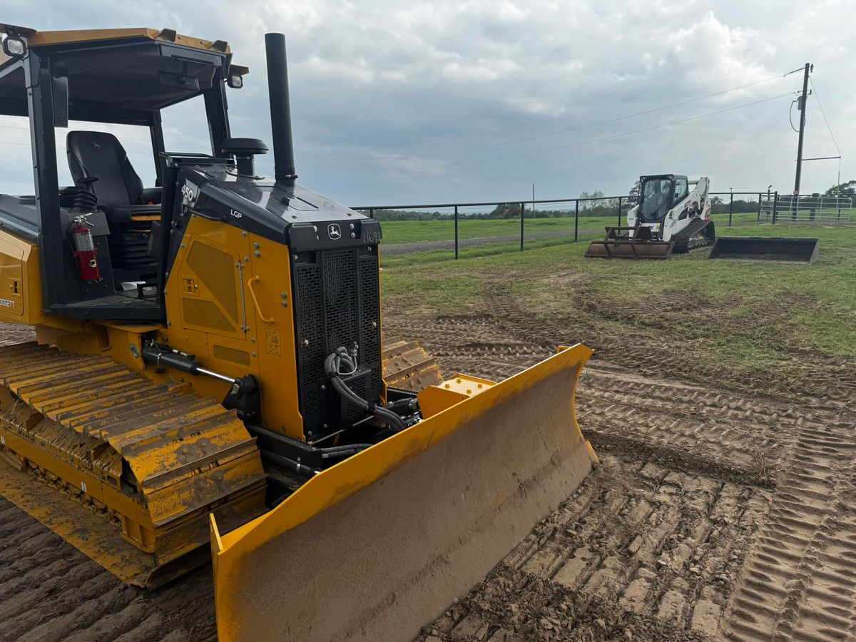 Dozer Services for Dovers Dirt Dynamics in Franklin, TX