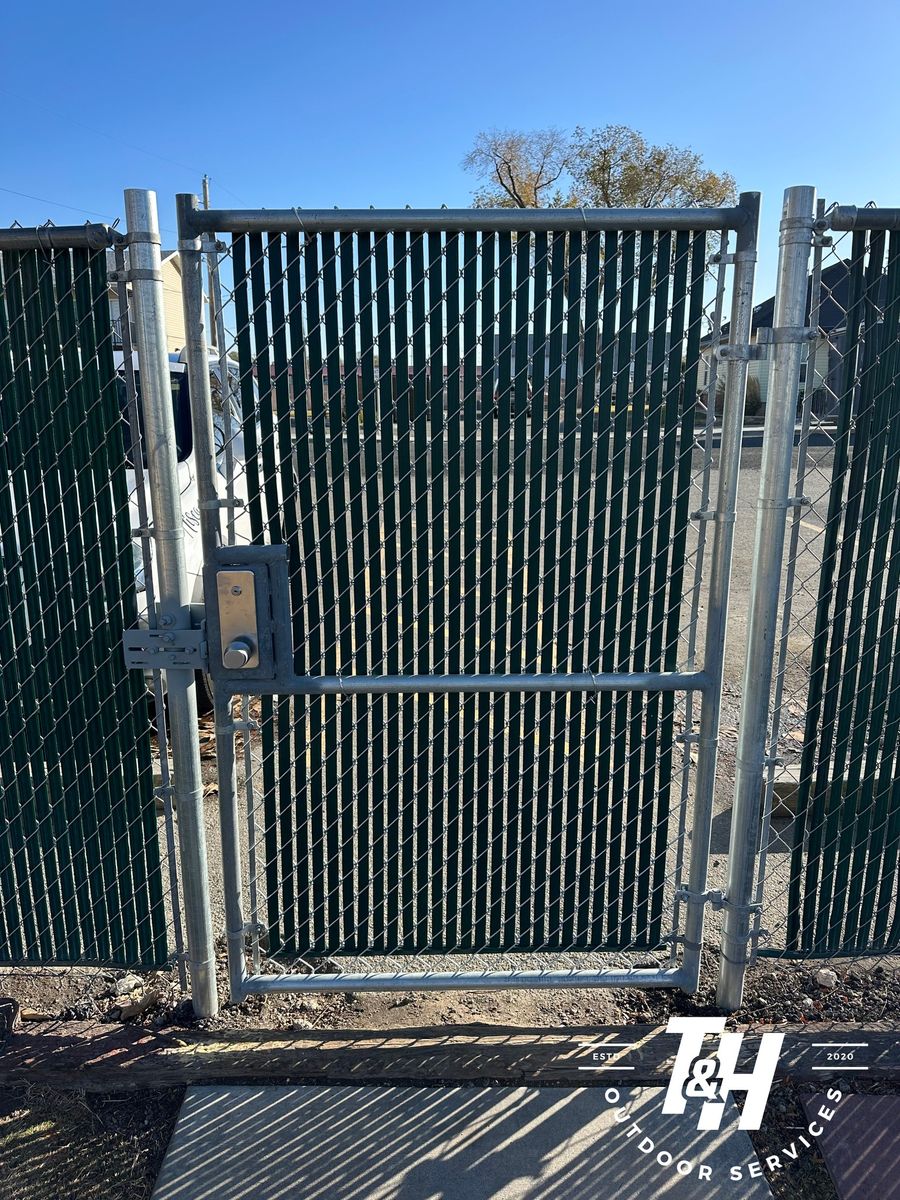 Chain Link Fence  for T&H Outdoor Services in Twin Falls, ID