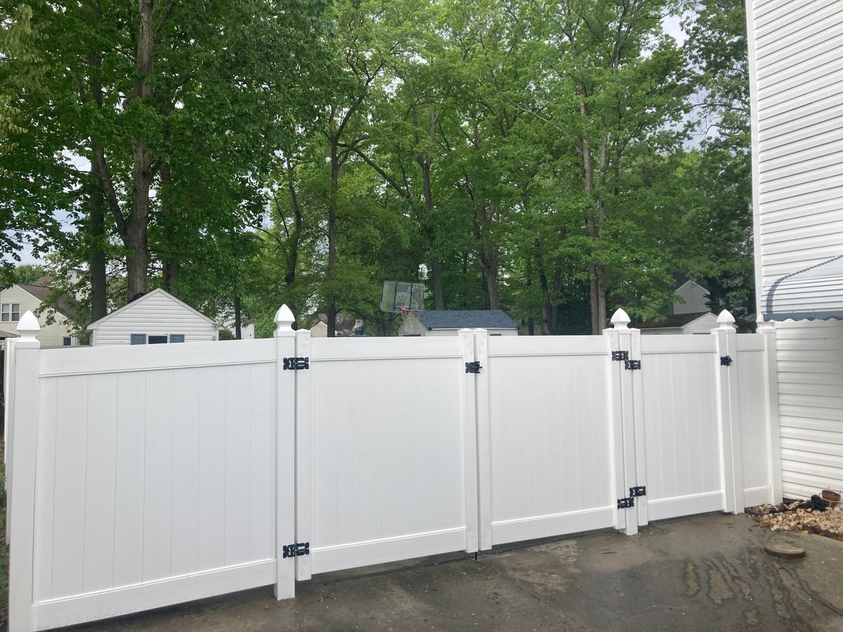 Vinyl Fencing for Sea Level Fence in Virginia Beach, VA