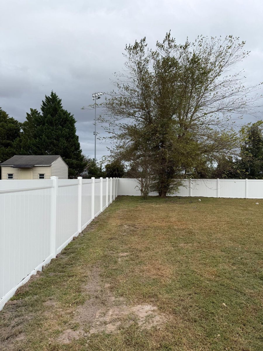 Vinyl Fencing for Tidewater Trim & Deck in Moyock, NC