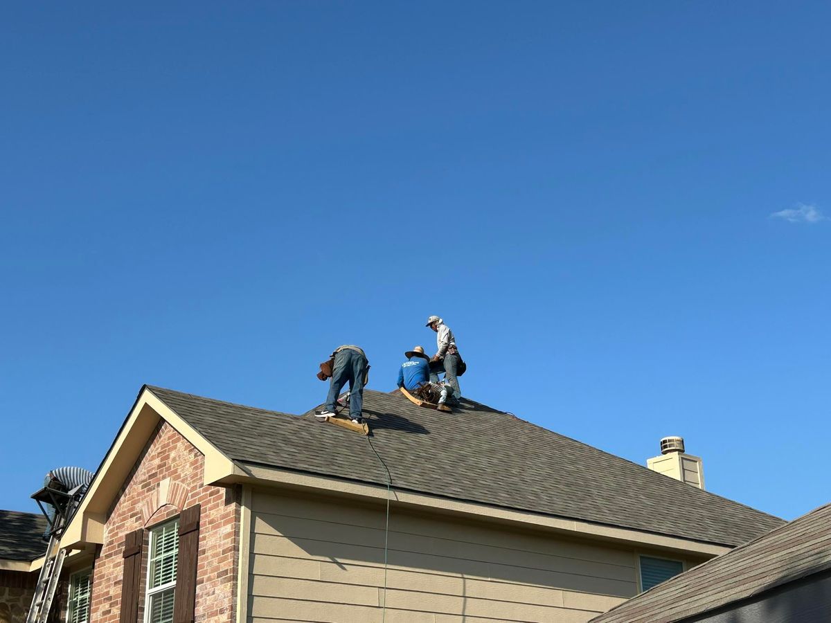 Roofing Installation for Royalty Contracting Roofing in Saginaw, TX