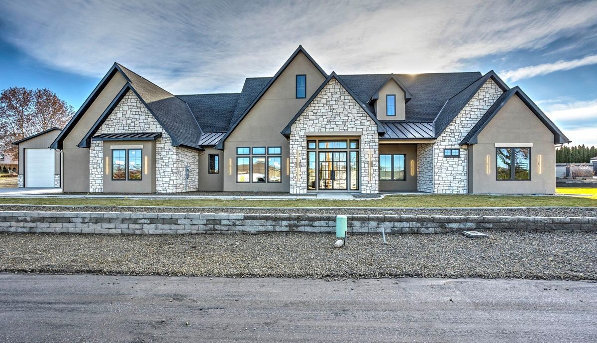 Custom Home Construction for Genuine Homes LLC in Franklin County, WA