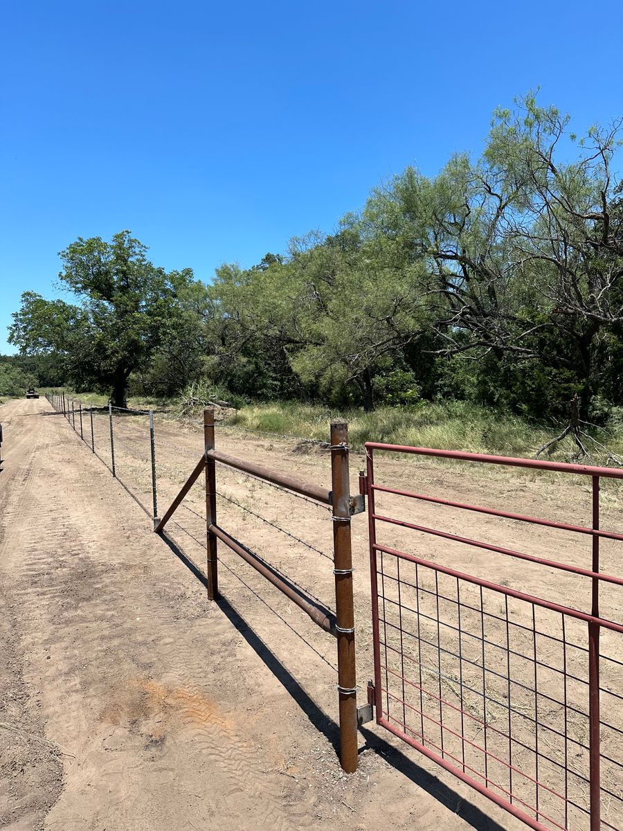Barbed-Wire for 5-7 Fencing & Construction in Madisonville, TX