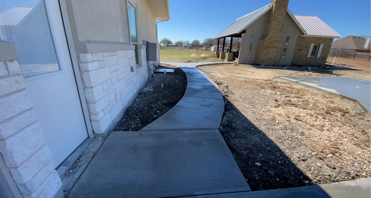 Sidewalk Installation for Leo's Concrete Crew in Elgin, TX