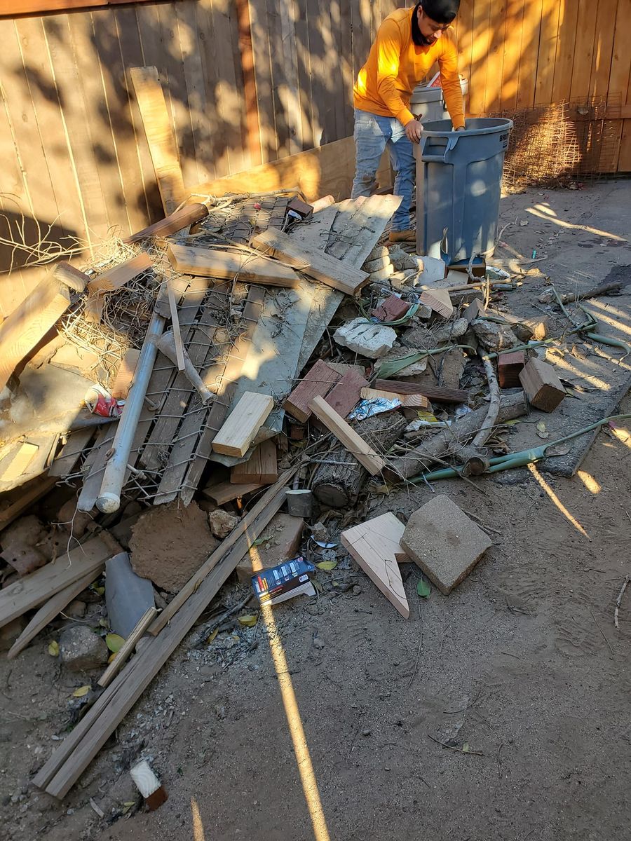 Construction Debris Removal for J.R.C Tree Services & Junk Removal in Fallbrook Junction, California