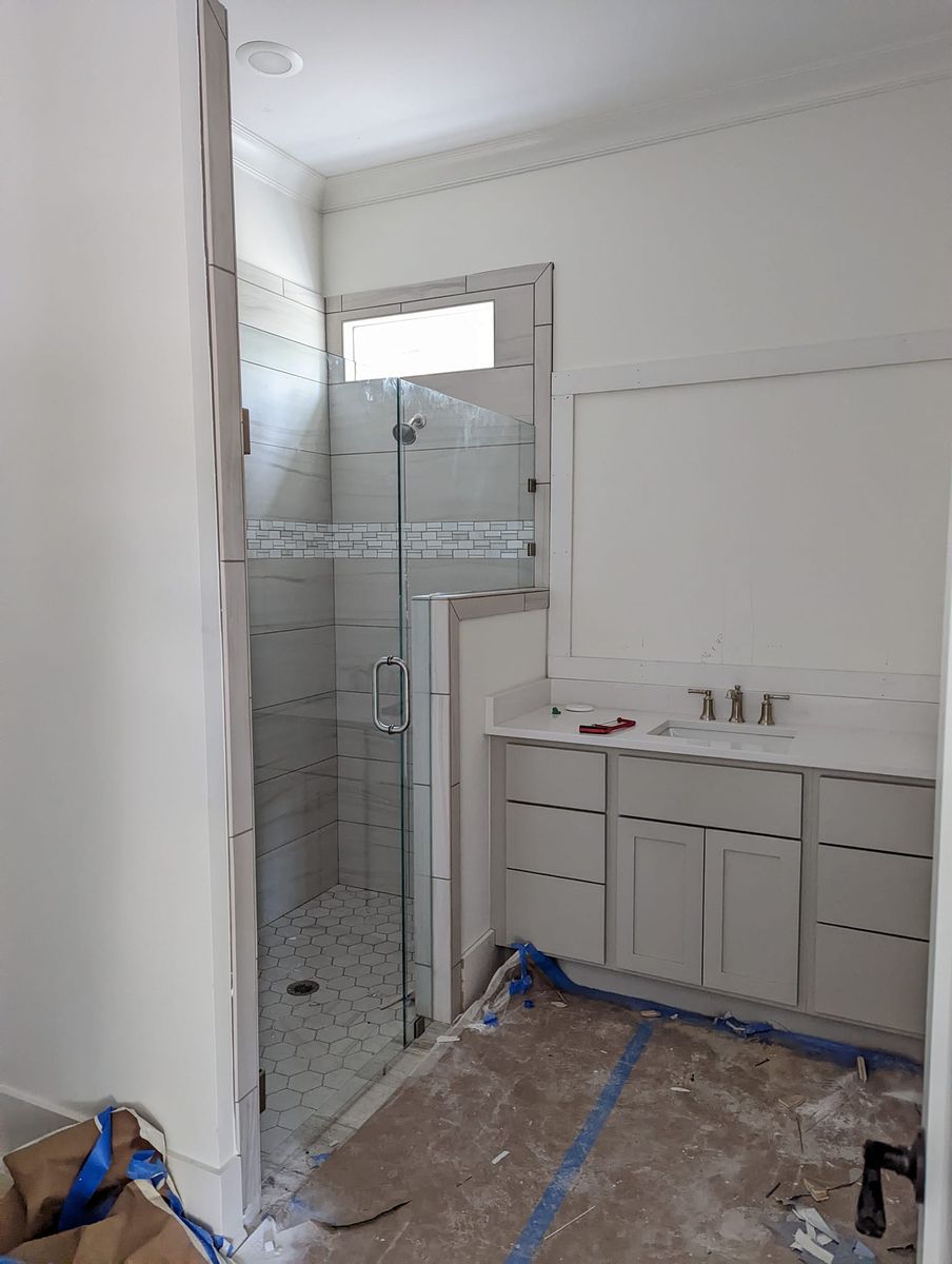 Framed & Frameless Shower Enclosures for Colonial Glass and Hardware in Wilmington,  NC