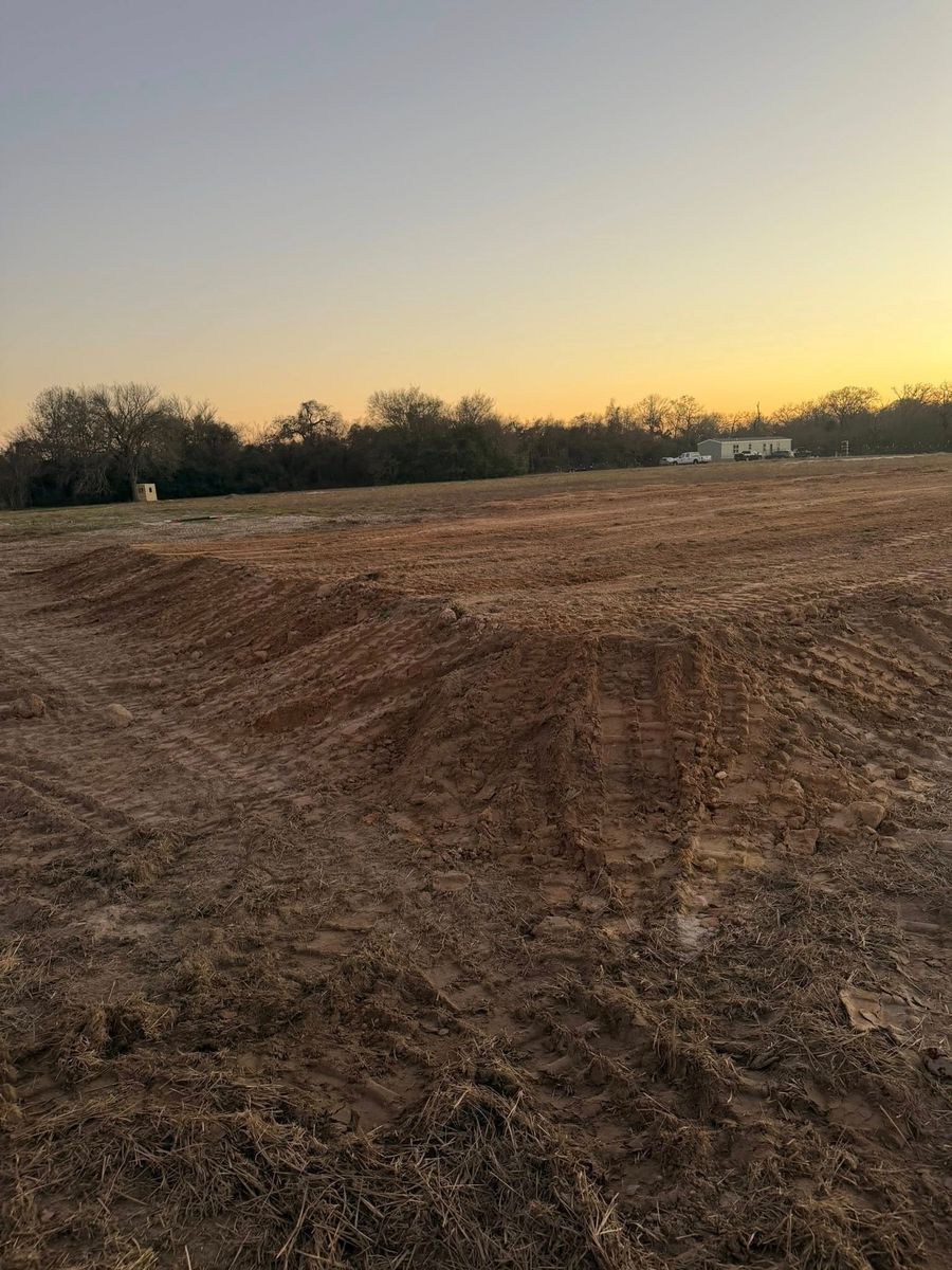 Leveling for Landers Ranch Services in Anderson, TX