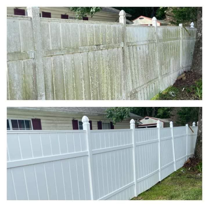 Fence Washing for The Boss Mobile Pressure Washing Inc in Chicago, IL