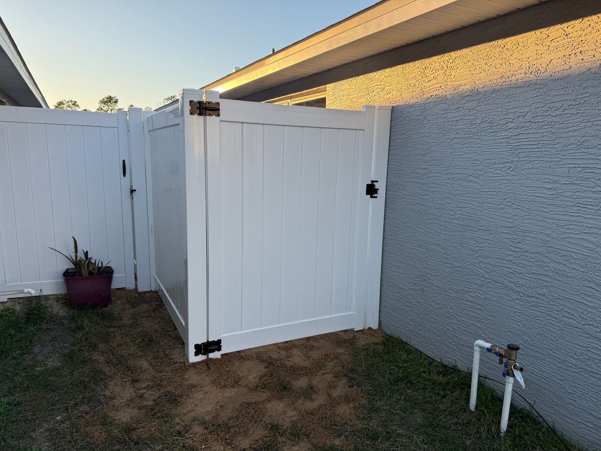 Gate Installation for Smith & Sons Fence Company in Riverview, FL