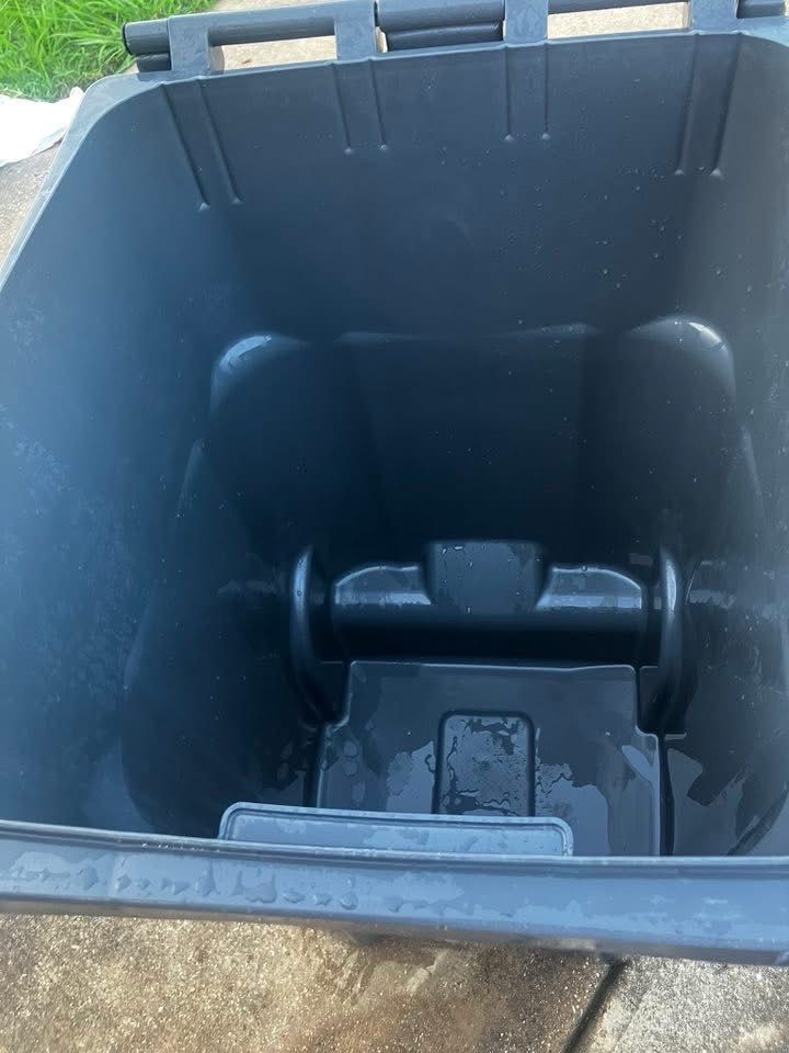 Trash Bin Cleaning for Veterans Pride Enterprises LLC in Denton, Texas