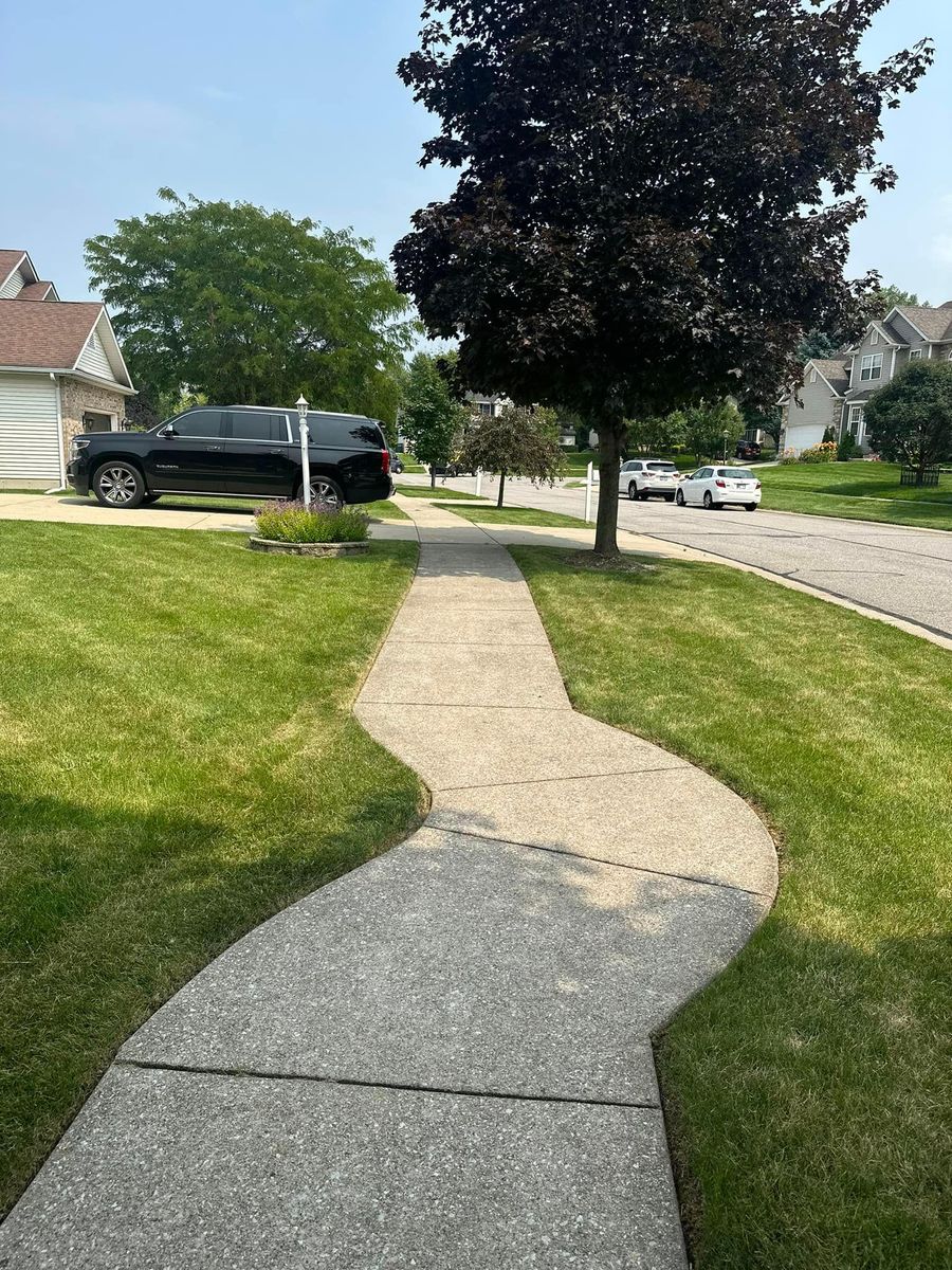 Edging for Torres Lawn & Landscaping in Valparaiso, IN