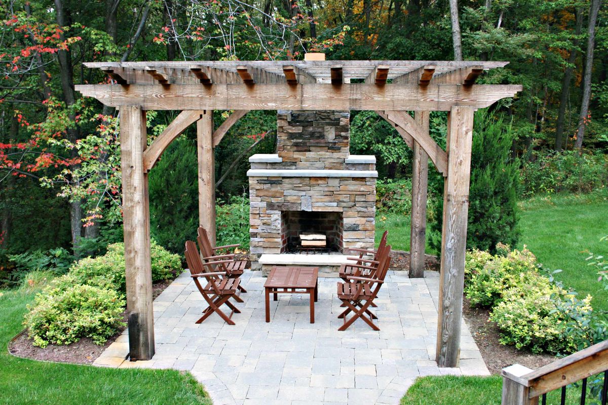 Pergola and Pavilion Installs for E&T Outdoor Pros in LaGrange, GA