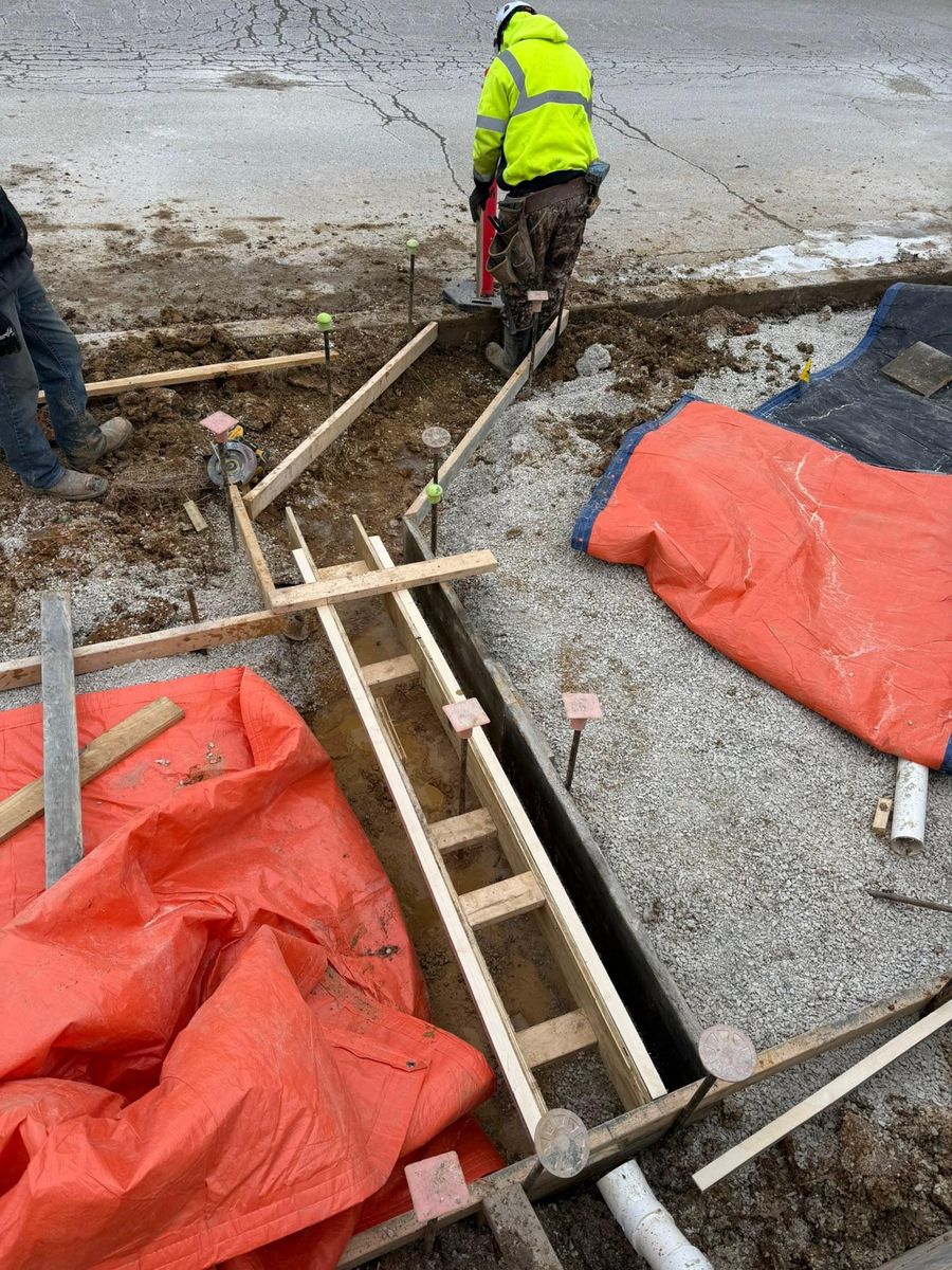 Porches, Patios, & Firepits for Whitfield Concrete Construction in Solsberry, IN