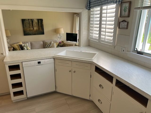 Residential Countertops & Installation for GC Laminate Solutions in Lordstown, OH