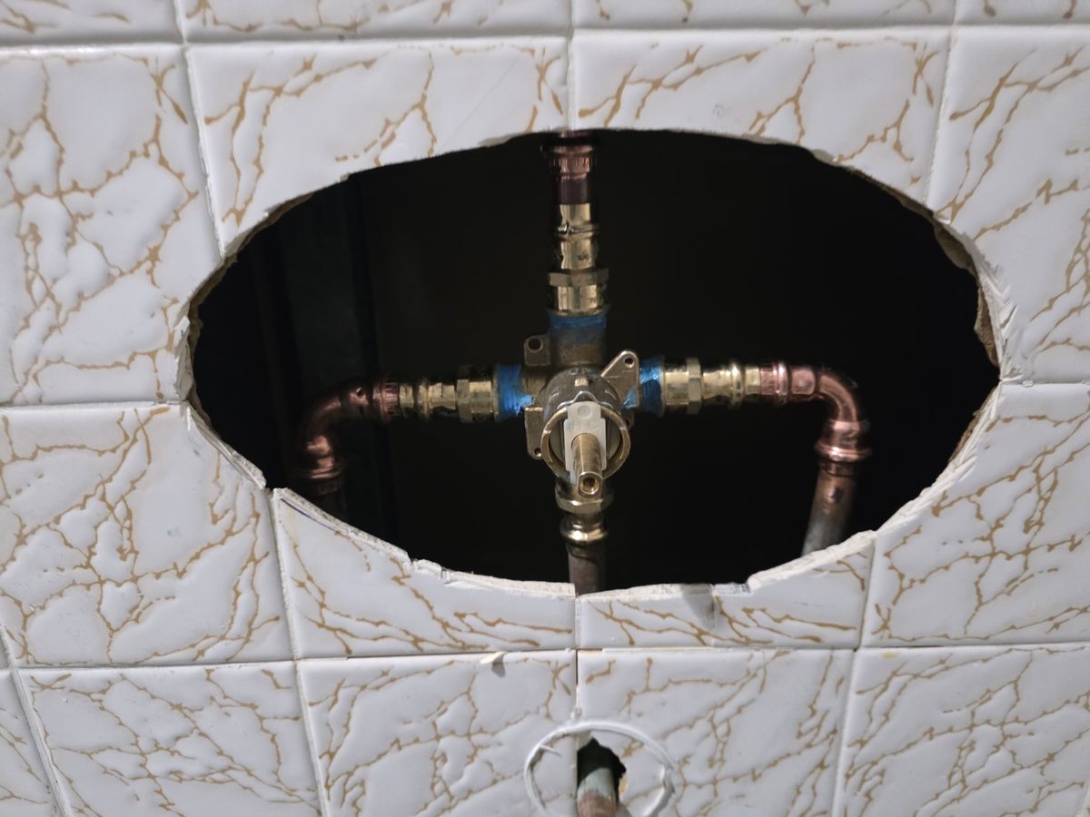 Shower valve replacement for Jet plumbing and drain cleaning in Hollywood, FL