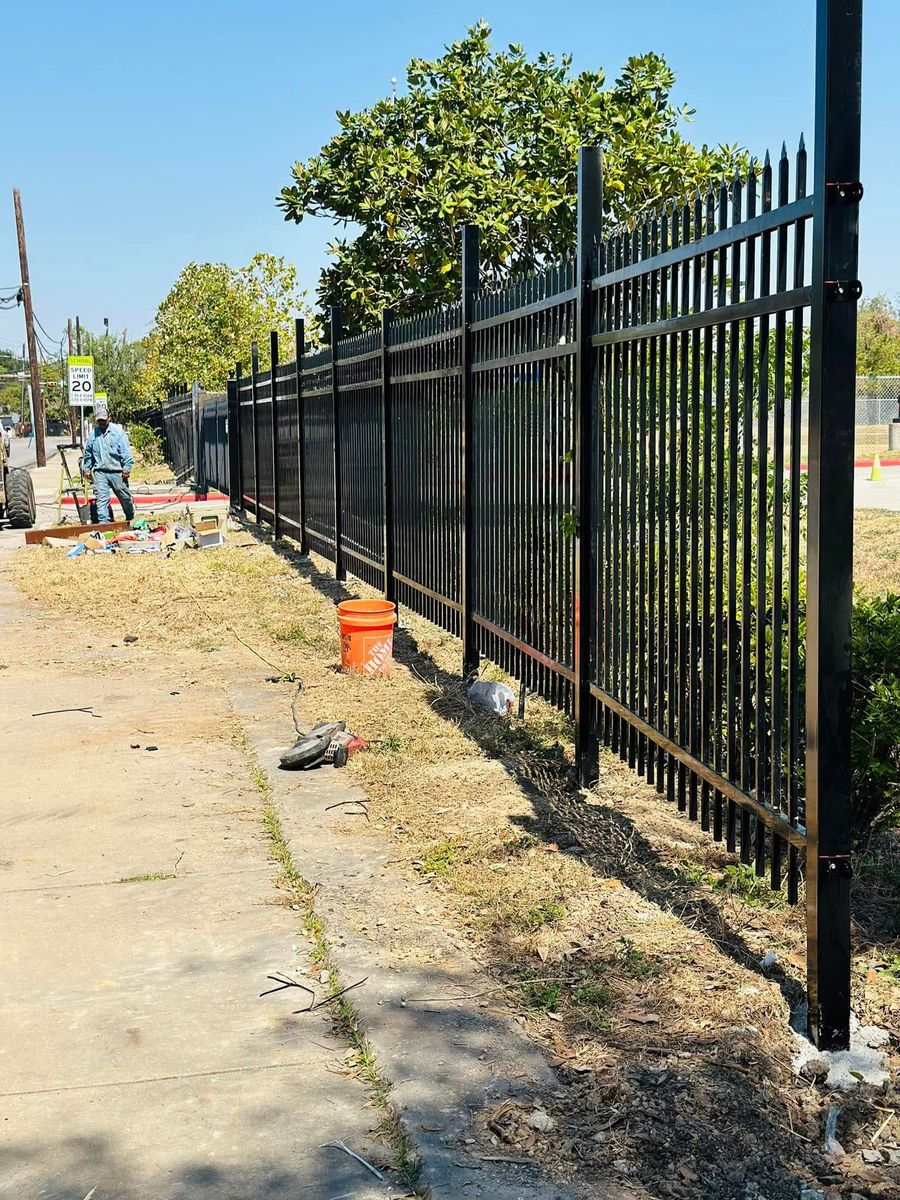 Fence Repair for Fenceline Systems in Channelview, TX