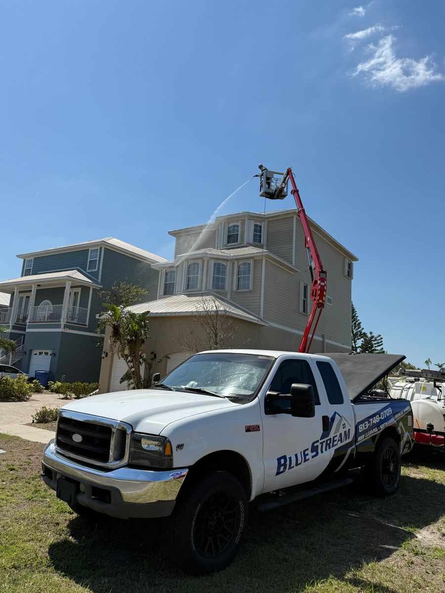 Shingle Roof Cleaning for Blue Stream Roof Cleaning & Pressure Washing in Tampa, FL