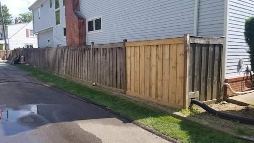 Fence Cleaning and Staining for Fence Medic in Arlington Heights, IL