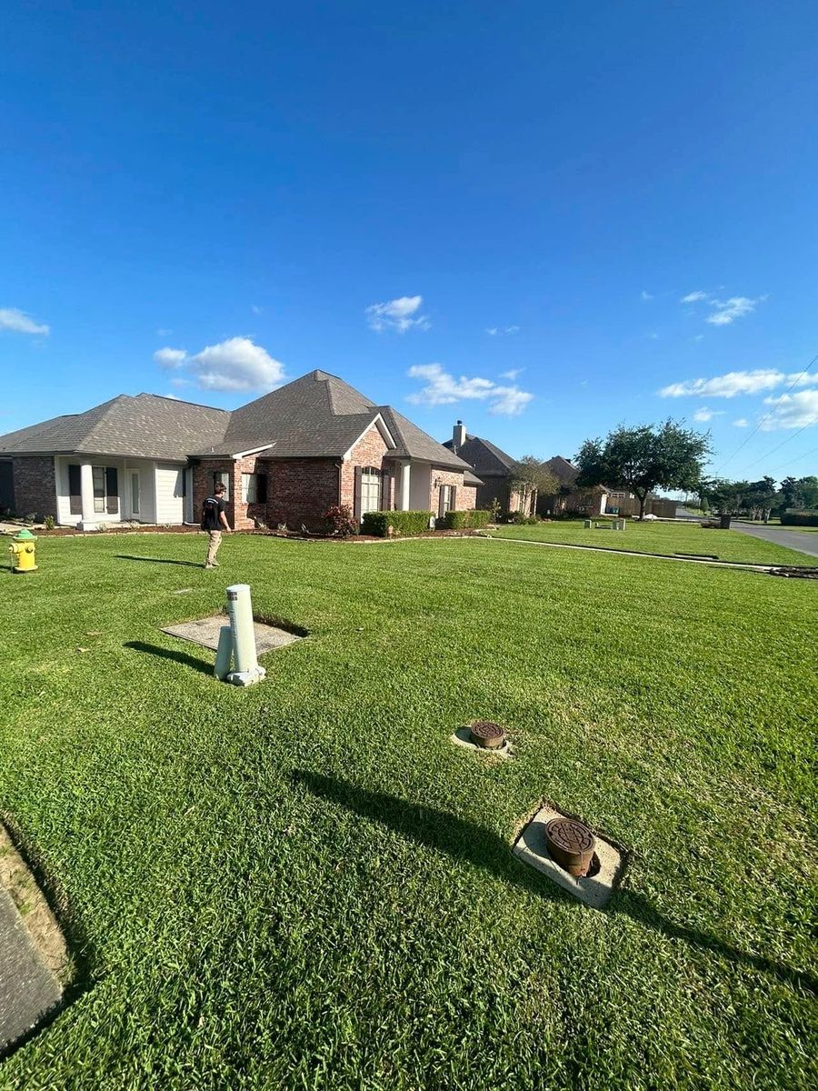 Shrub Trimming for Bayou Blades LawnCare LLC in Lafayette, LA