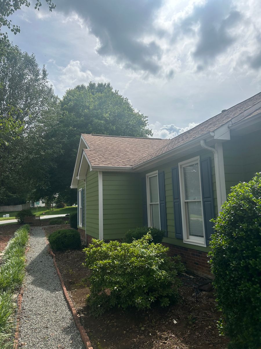 Roofing Cleaning for 4U Pressure Washing in Huntersville, NC