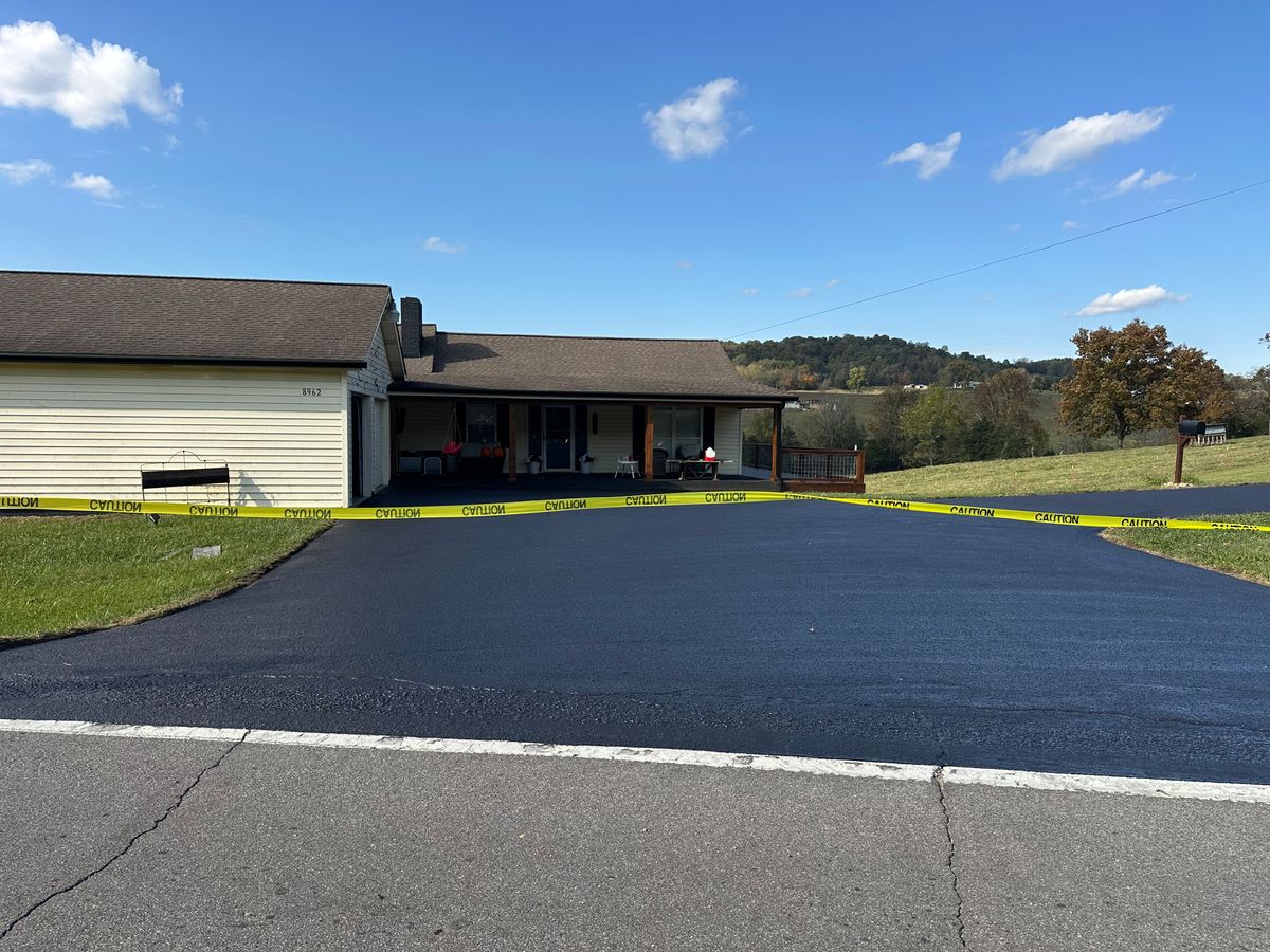 Asphalt Paving for Metzler Paving and Sealcoating in Jacksboro, TN