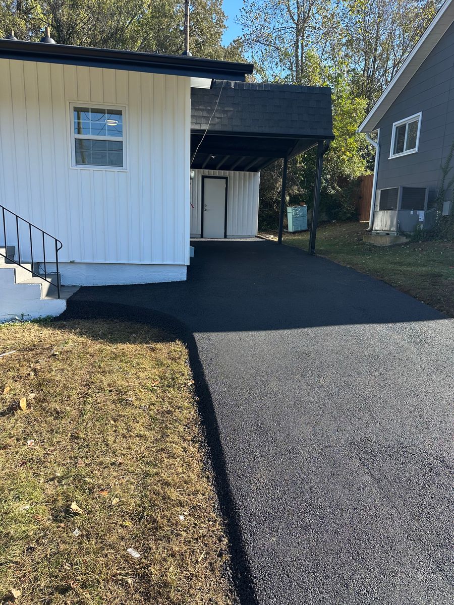 Asphalt Paving for Metzler Paving and Sealcoating in Jacksboro, TN