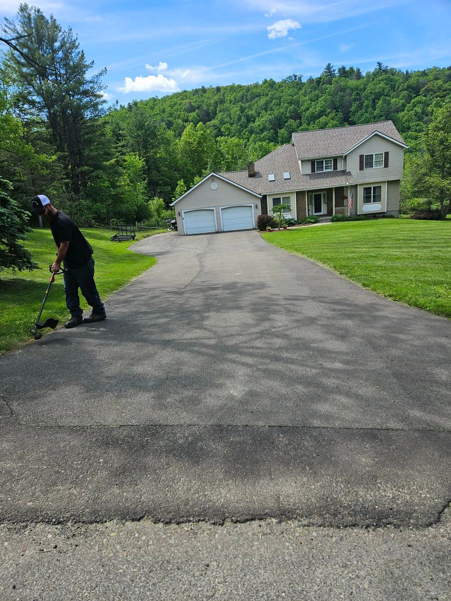 Crack Filling for Victory Driveway Sealcoating in Corning, NY