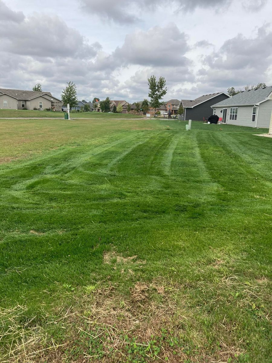 Fall Clean Up for F&L Landscaping in Decatur, IN