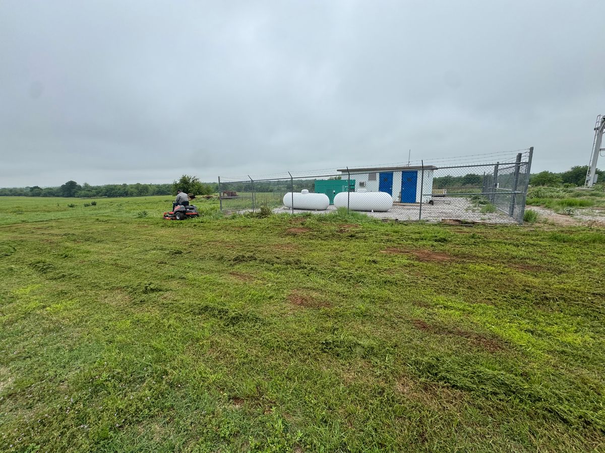 Lawn Mowing for Vaughan Land Management  in Lawton, OK