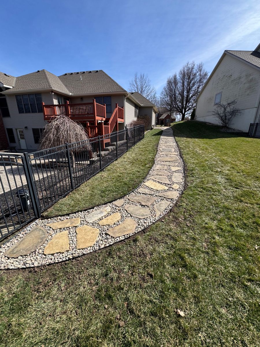 Hardscape Design and Installation for Thomas' Lawn Care in Maryville, MO