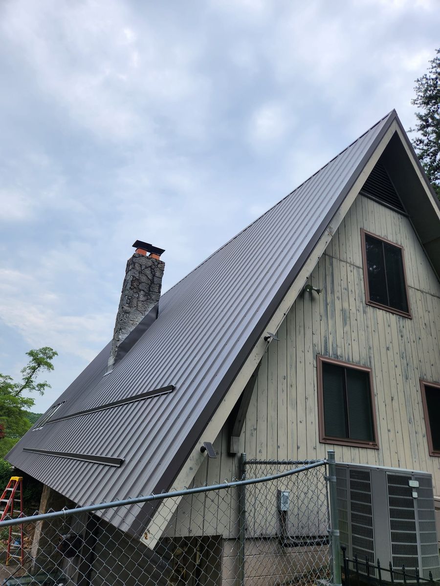 Roofing Installation for Top Hand Roofing and Gutter in Pomeroy, OH