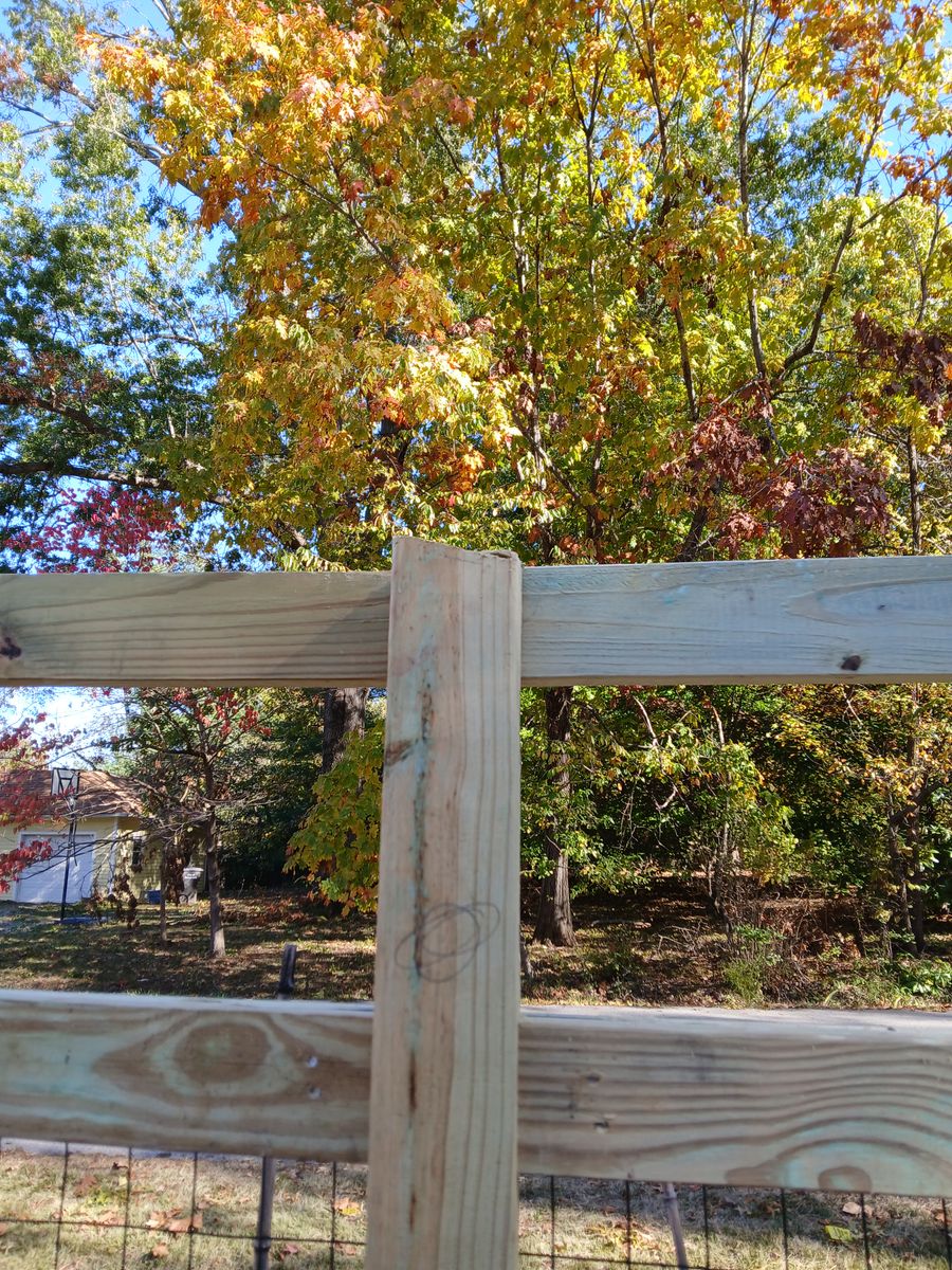 Fencing for Dead Tree General Contracting in Carbondale, Illinois