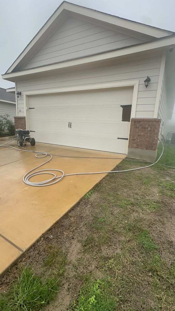 Powerwashing for GEOS Painting in New Braunfels, TX