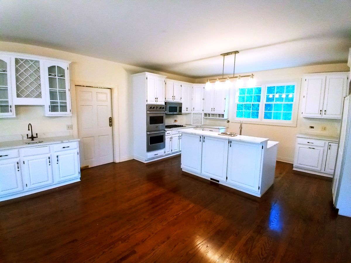Kitchen and Cabinet Refinishing for Eagle Five Stars Painting in Brazos Valley, TX