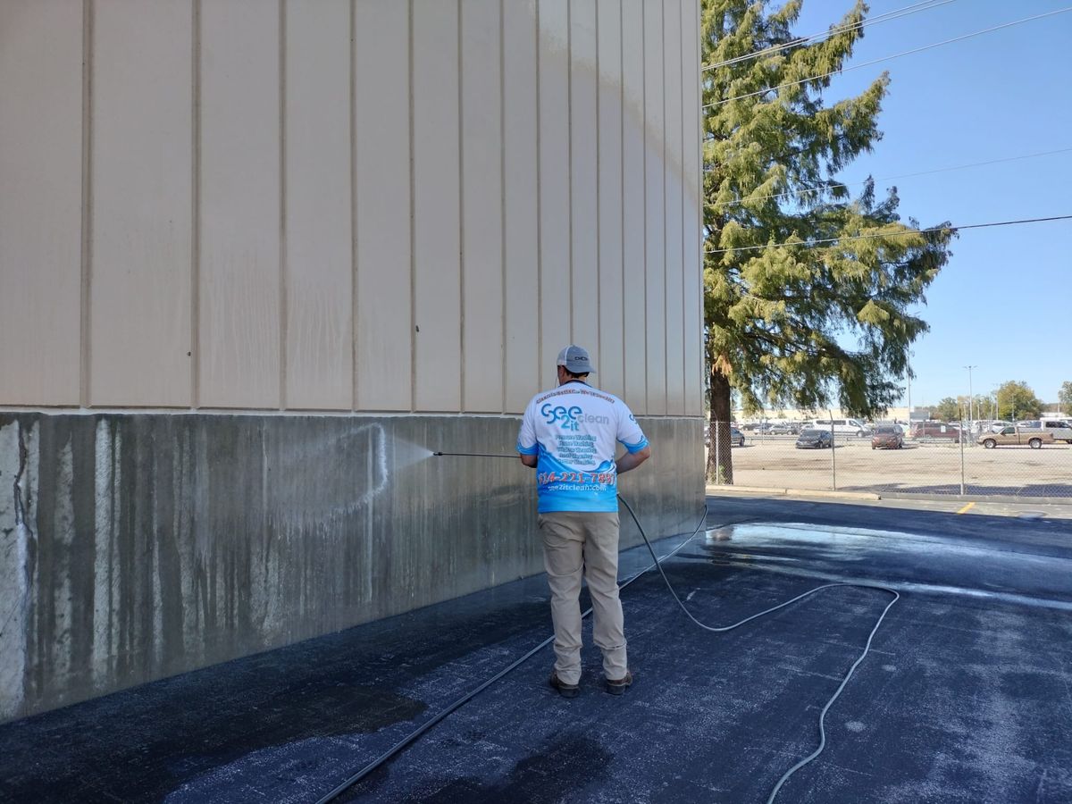 Commercial Window Cleaning for See2it Clean in St Louis, MO