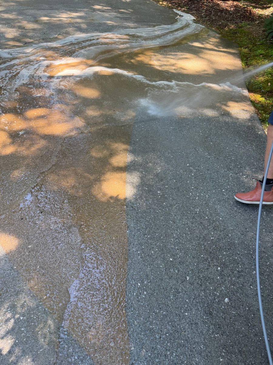 Driveway and Sidewalk Cleaning for Paratrooper Pressure Washing in Bradenton, FL